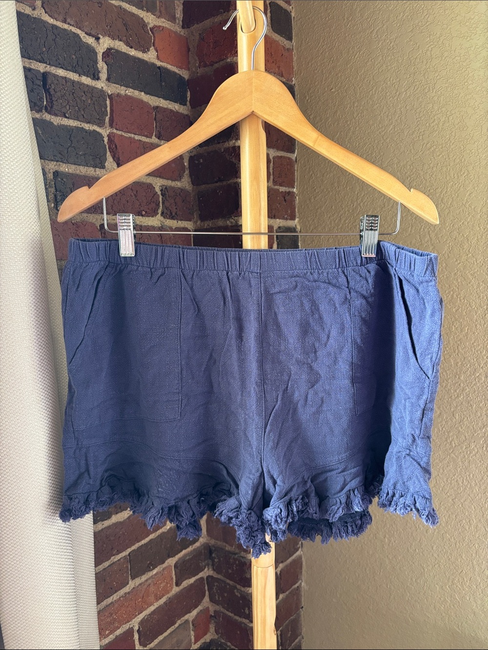 Umgee Navy Blue Frayed Hem Women's Shorts Sizs L
